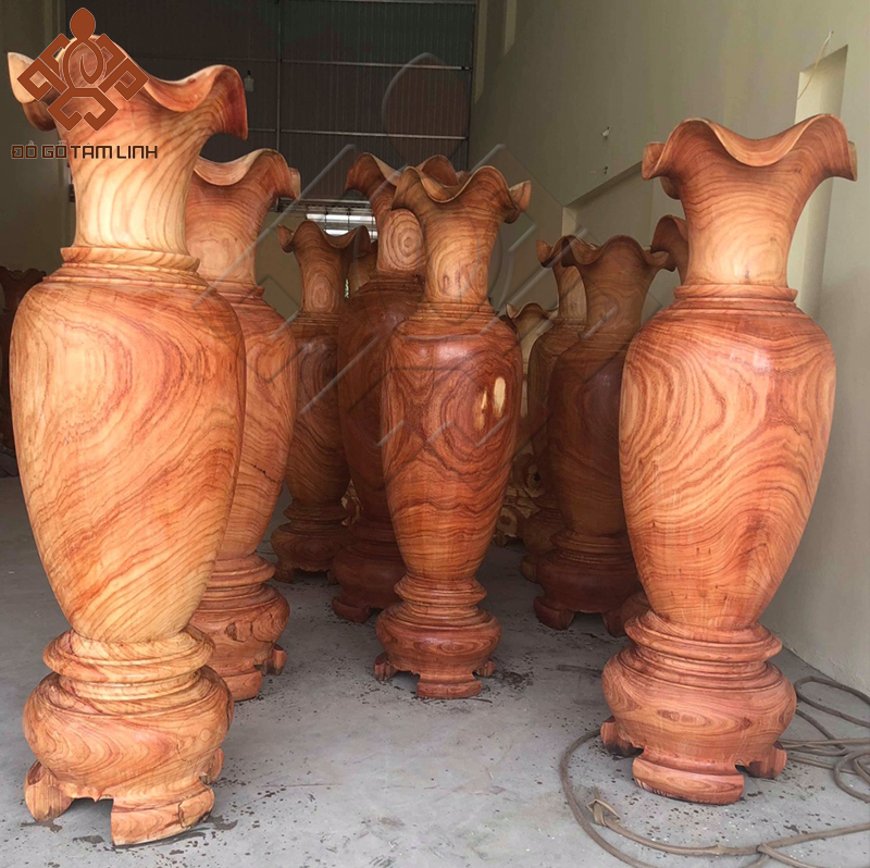 Những cặp lục bình được làm từ gỗ Hương